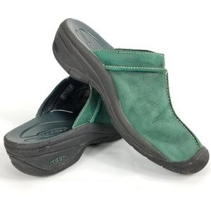 KEEN Leather Slip On Shoes Size 8